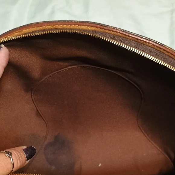 Louis Vuitton Classic Monogram Shoulder Bag - Picture 5 of 11